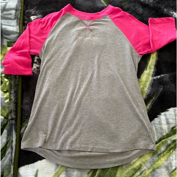 Women’s Self Embroidered Baseball Tee Pink and Grey Small #momlife - Picture 1 of 4